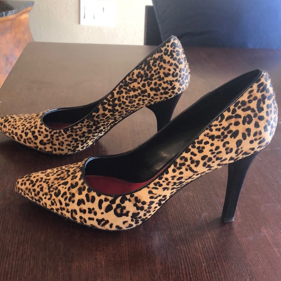 Nine Cheetah Print Heels - Picture 5 of 8
